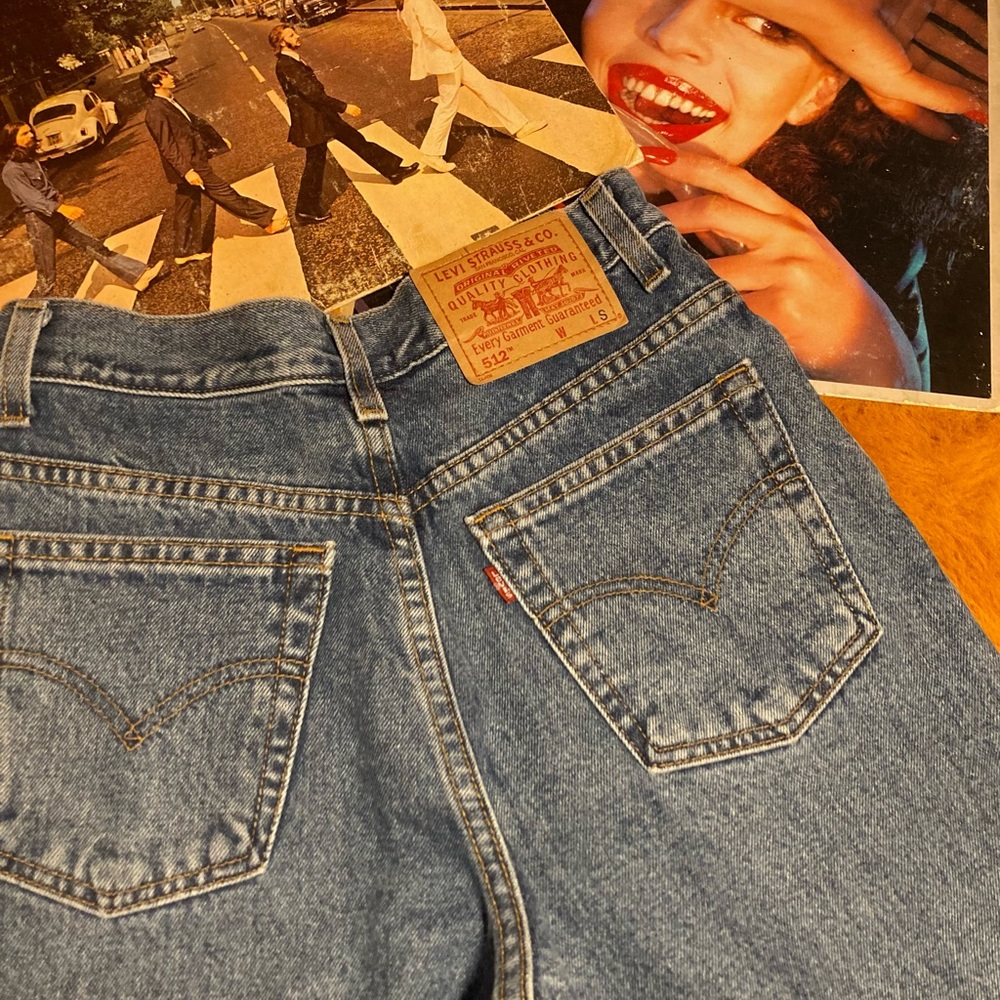 Vintage slim fit tapered leg size 4 512 Levi’s.